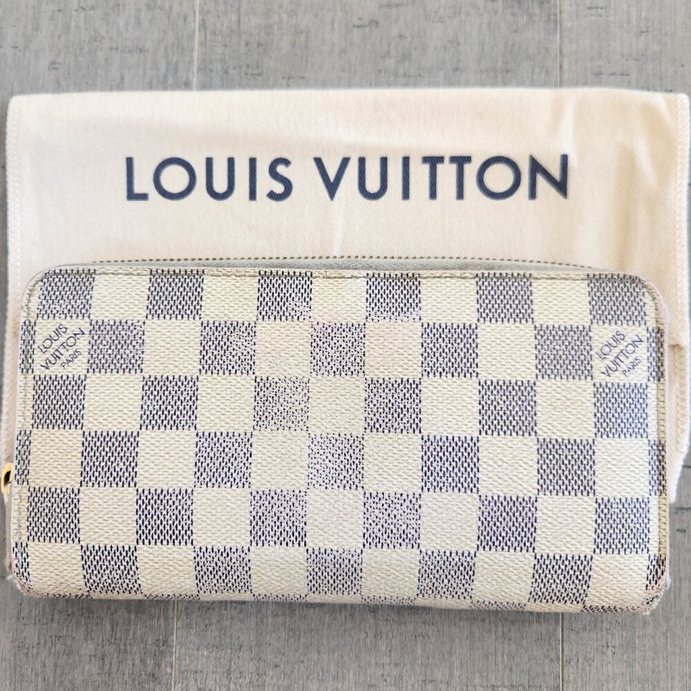 Louis Vuitton Cream and Gray Checkered Wallet